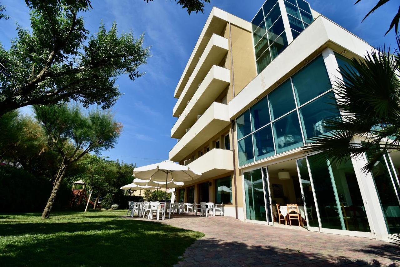 Hotel Astor B&B ลิโด ดิ กลาสเซ ภายนอก รูปภาพ