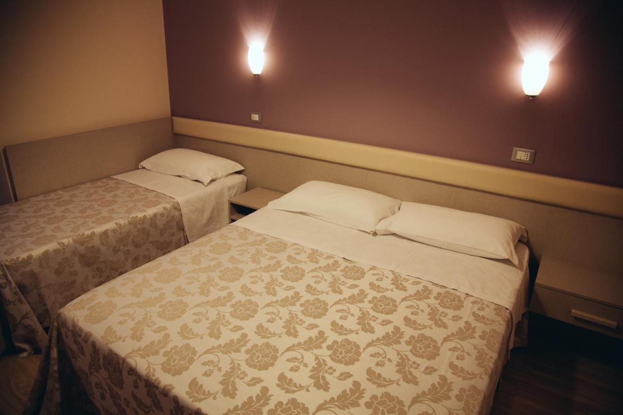 Hotel Astor B&B ลิโด ดิ กลาสเซ ภายนอก รูปภาพ