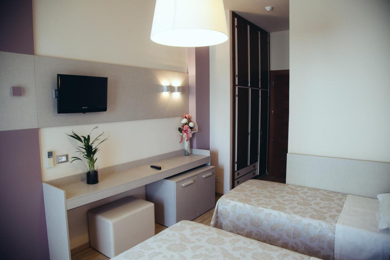 Hotel Astor B&B ลิโด ดิ กลาสเซ ภายนอก รูปภาพ
