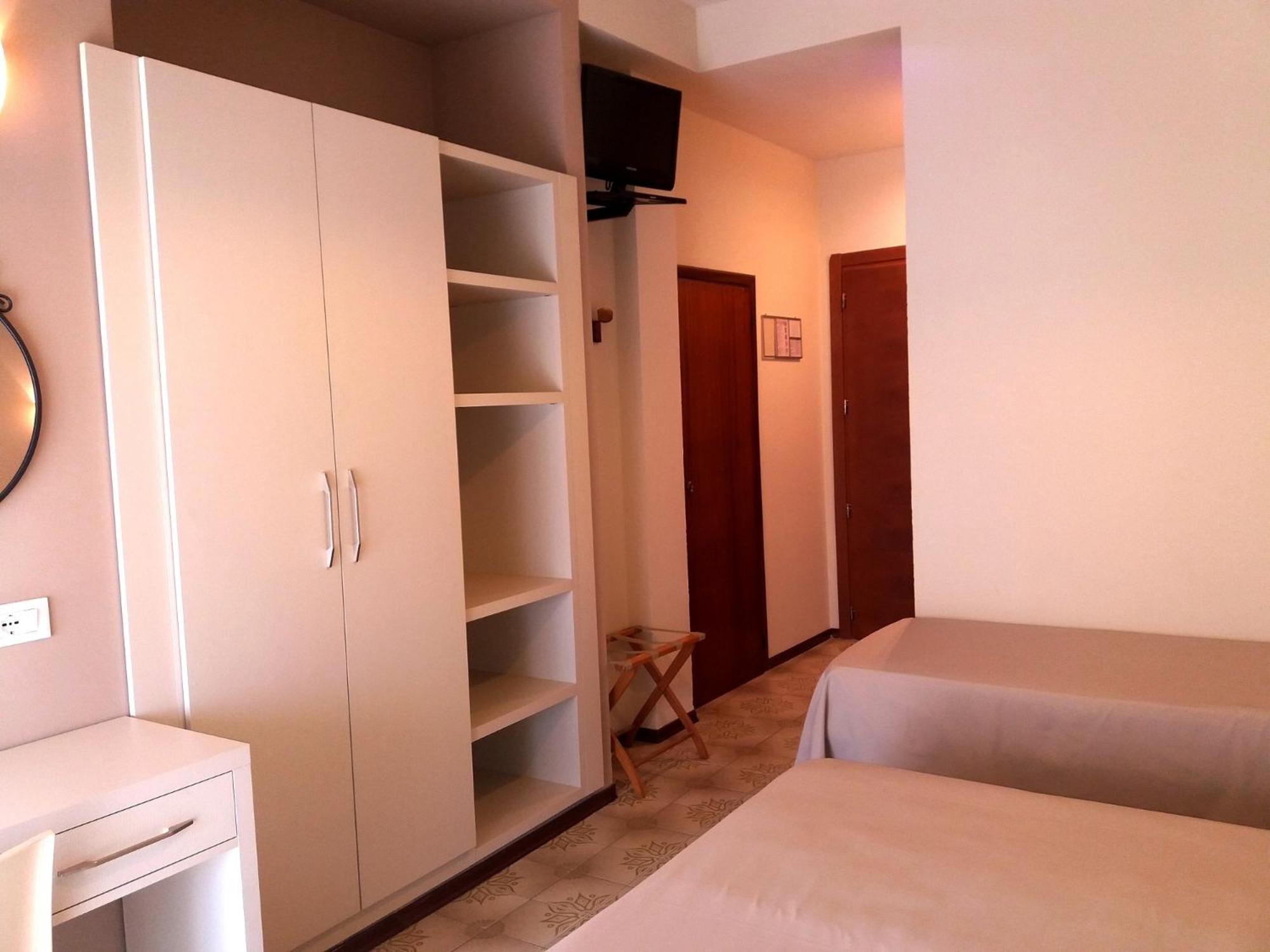 Hotel Astor B&B ลิโด ดิ กลาสเซ ภายนอก รูปภาพ