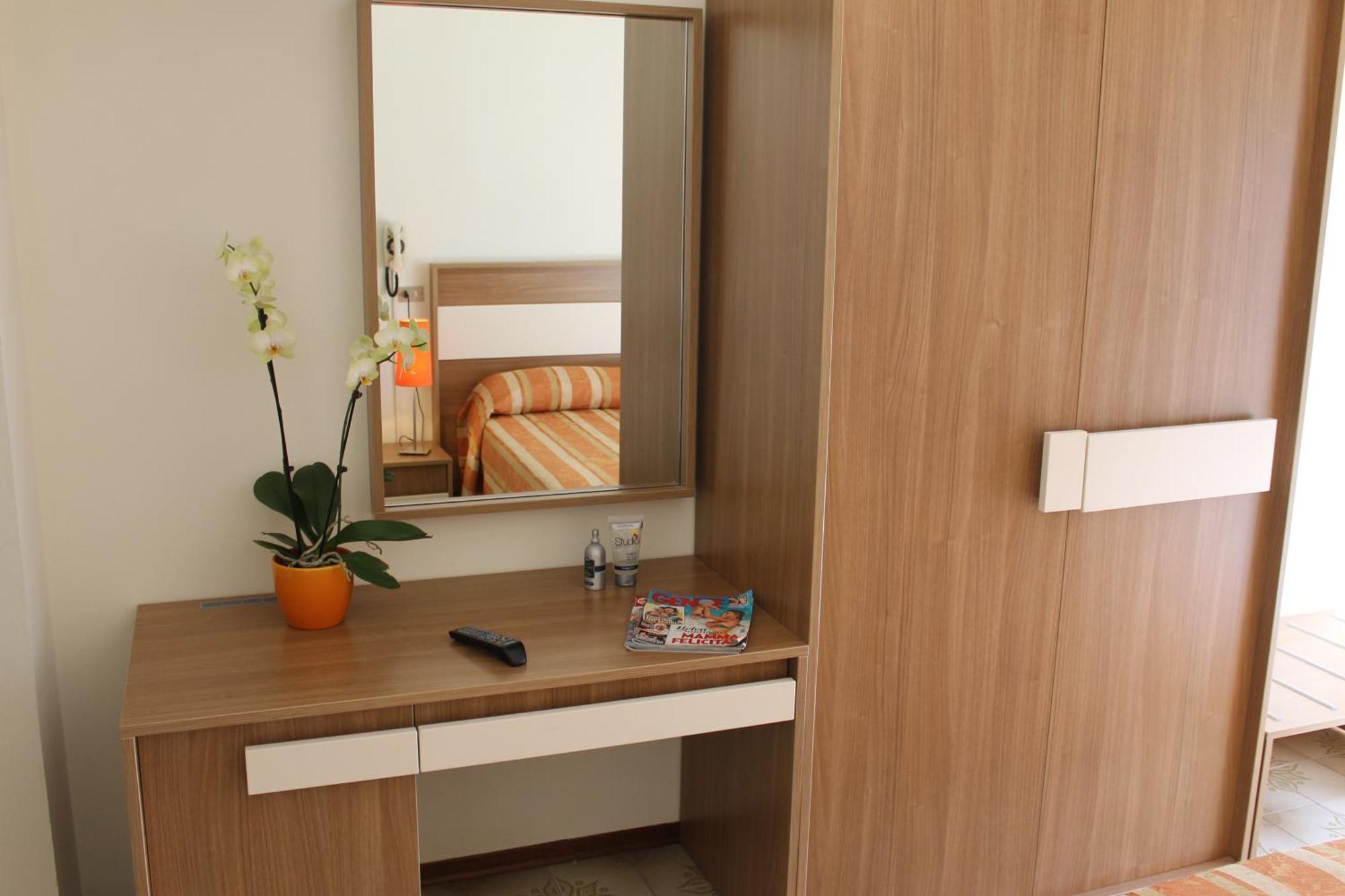 Hotel Astor B&B ลิโด ดิ กลาสเซ ภายนอก รูปภาพ