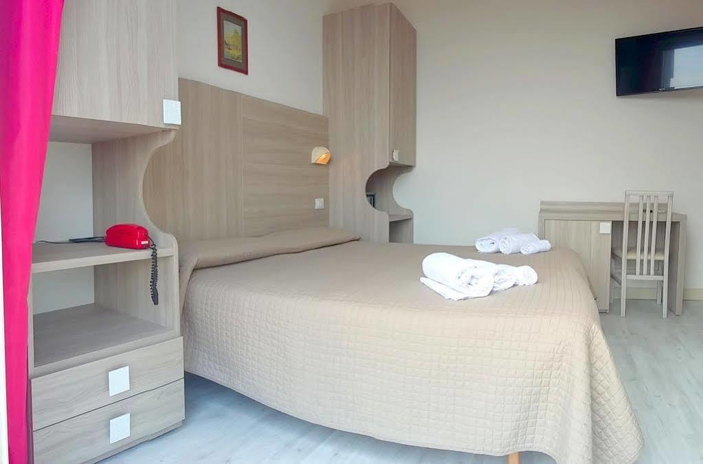 Hotel Astor B&B ลิโด ดิ กลาสเซ ภายนอก รูปภาพ