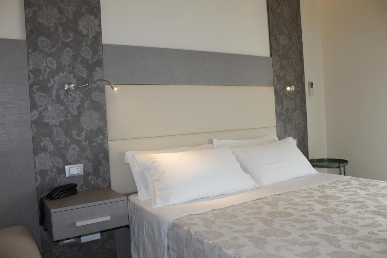Hotel Astor B&B ลิโด ดิ กลาสเซ ภายนอก รูปภาพ